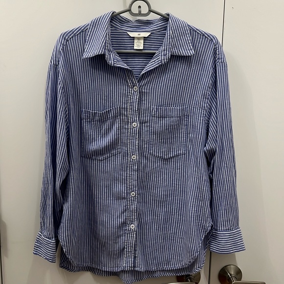 H&M Tops - H&M Stripe Shirt button up